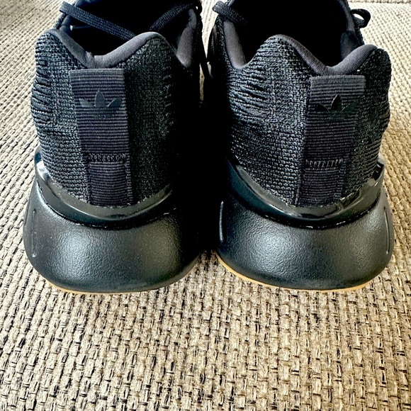 Men’s Adidas Swift Run 22 - Picture 3 of 4